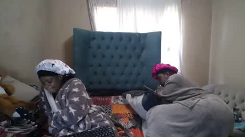 Snapshot of obsessedmimi chatting on 04-27-26, 11:30 obsessedmimi online show from 04-27-26, 11:30