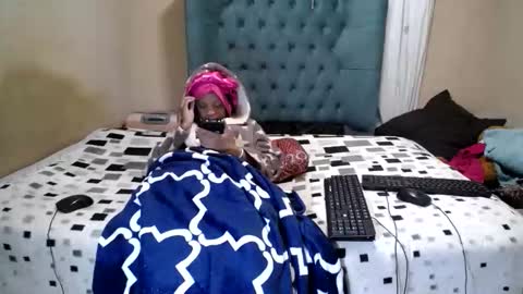 Snapshot of obsessedmimi chatting on 05-05-26, 05:43 obsessedmimi online show from 05-05-26, 05:43