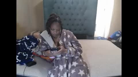 Snapshot of obsessedmimi chatting on 05-16-26, 09:06 obsessedmimi online show from 05-16-26, 09:06