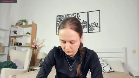 Elis online show from 04-15-26, 06:26