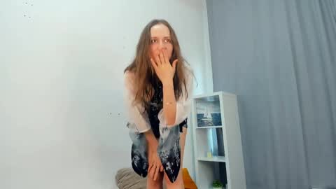 Elis online show from 05-20-26, 03:18
