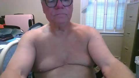 Snapshot of obx4sunanfun60 chatting on 05-13-26, 10:45 obx4sunanfun60 online show from 05-13-26, 10:45