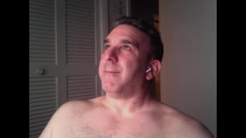 Snapshot of oceanmanx chatting on 12-21-25, 03:35 Ocean online show from 12-21-25, 03:35