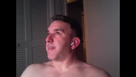 Snapshot of oceanmanx chatting on 02-01-26, 04:33 Ocean online show from 02-01-26, 04:33