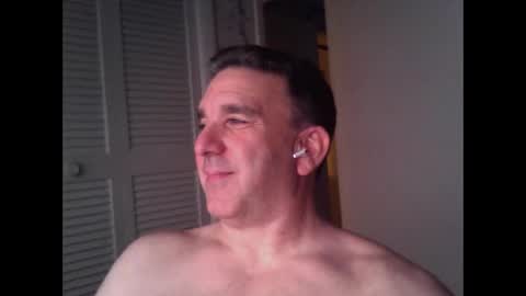 Snapshot of oceanmanx chatting on 02-18-26, 12:28 Ocean online show from 02-18-26, 12:28