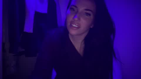 Snapshot of oceanxalara22_xo chatting on 10-29-25, 02:36 A L A R A online show from 10-29-25, 02:36