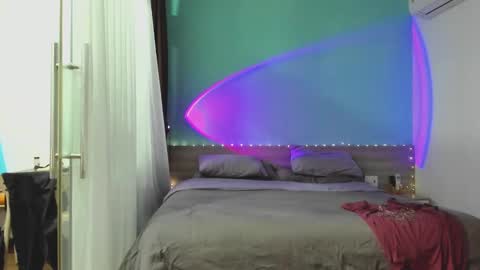 Evie online show from 01-21-25, 02:15