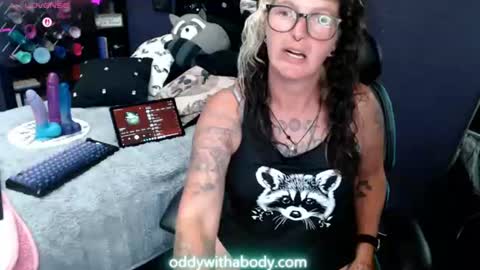 Snapshot of oddywithabody chatting on 07-21-26, 10:34 Oddy With A Body online show from 07-21-26, 10:34