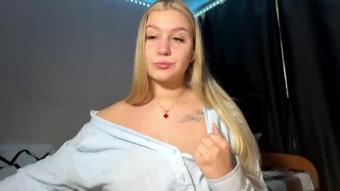 Lili online show from 06-07-26, 03:43