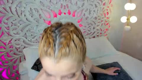 Snapshot of odette_bulgari chatting on 10-18-25, 11:11 Ana online show from 10-18-25, 11:11