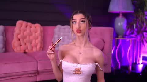 Odette online show from 03-12-26, 06:52