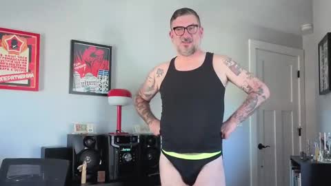 Office Dad online show from 09-19-25, 07:03