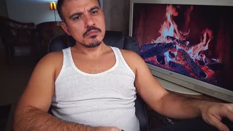 Snapshot of officeman7 chatting on 12-25-24, 05:15 officeman7 online show from 12-25-24, 05:15