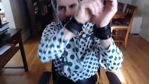 Snapshot of officetest101 chatting on 02-18-26, 06:37 officetest101 online show from 02-18-26, 06:37