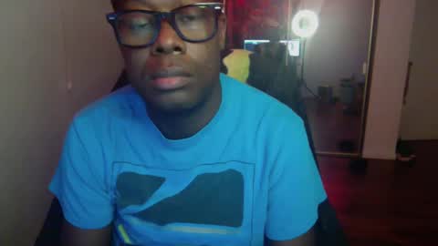 Snapshot of officialmoneyxxx chatting on 12-05-24, 03:59 Money online show from 12-05-24, 03:59