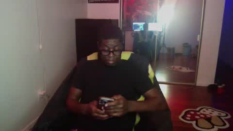 Snapshot of officialmoneyxxx chatting on 12-07-24, 03:58 Money online show from 12-07-24, 03:58