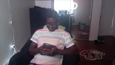 Snapshot of officialmoneyxxx chatting on 12-13-24, 07:32 Money online show from 12-13-24, 07:32