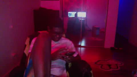 Snapshot of officialmoneyxxx chatting on 12-14-24, 01:28 Money online show from 12-14-24, 01:28