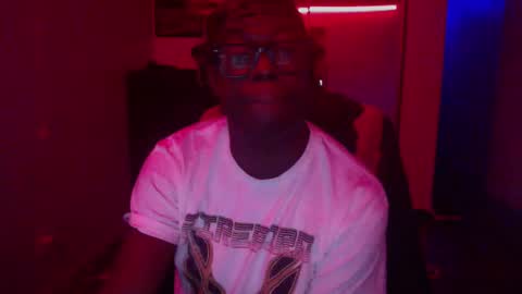 Snapshot of officialmoneyxxx chatting on 12-20-24, 04:42 Money online show from 12-20-24, 04:42