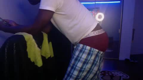 Snapshot of officialmoneyxxx chatting on 12-22-24, 03:33 Money online show from 12-22-24, 03:33