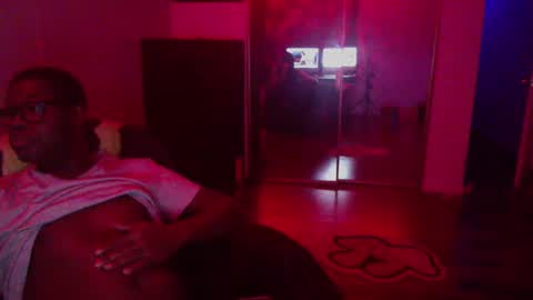 Snapshot of officialmoneyxxx chatting on 01-23-25, 07:00 Money online show from 01-23-25, 07:00