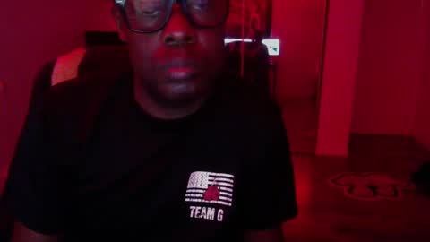 Snapshot of officialmoneyxxx chatting on 10-06-25, 04:04 Money online show from 10-06-25, 04:04