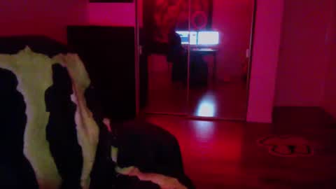 Snapshot of officialmoneyxxx chatting on 10-07-25, 10:56 Money online show from 10-07-25, 10:56