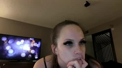 Snapshot of officialstormix chatting on 05-24-26, 03:55 officialstormix online show from 05-24-26, 03:55