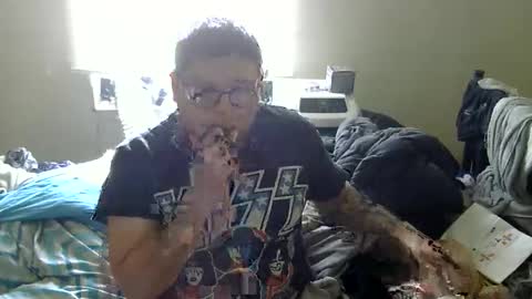 oscar flores online show from 12-05-25, 05:42