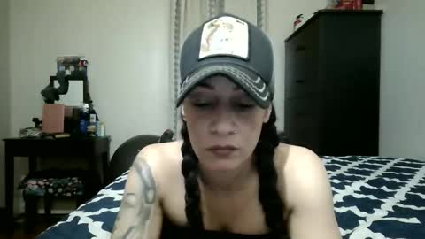Lit en Cama online show from 12-14-25, 07:25
