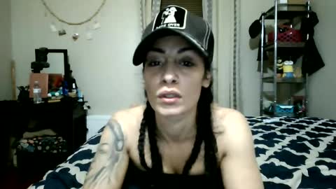 Snapshot of oglitcouple chatting on 06-17-26, 02:47 Lit en Cama online show from 06-17-26, 02:47