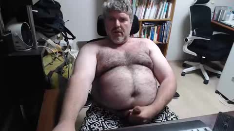 Snapshot of ogre57 chatting on 05-11-26, 03:40 Woman message me men do not make demands and dont ask for pm only ladies. online show from 05-11-26, 03:40