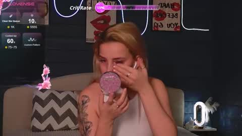 oh_my_julia online show from 11-02-25, 03:25