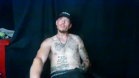 Snapshot of oh_you_know69 chatting on 06-22-26, 07:44 who dares toss me some tips lets have fun online show from 06-22-26, 07:44