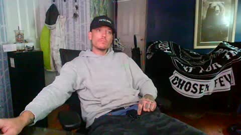 Snapshot of oh_you_know69 chatting on 07-08-26, 03:05 who dares toss me some tips lets have fun online show from 07-08-26, 03:05