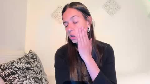 Snapshot of ohanna_ chatting on 12-04-24, 10:30 ohanna_ online show from 12-04-24, 10:30