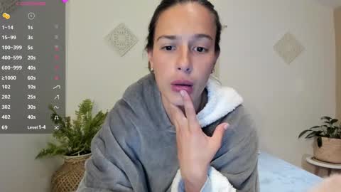 Snapshot of ohanna_ chatting on 01-11-25, 03:44 ohanna_ online show from 01-11-25, 03:44