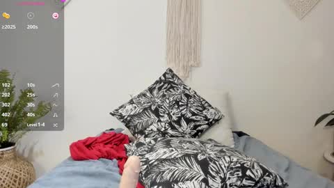 Snapshot of ohanna_ chatting on 01-12-25, 01:00 ohanna_ online show from 01-12-25, 01:00