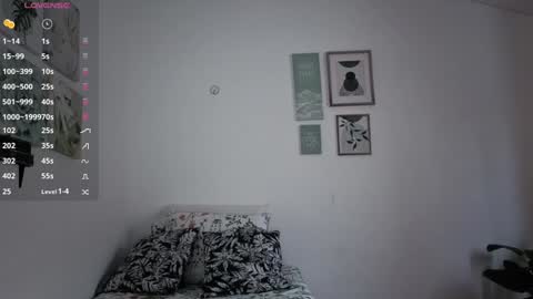 Snapshot of ohanna_ chatting on 10-27-25, 10:25 ohanna_ online show from 10-27-25, 10:25