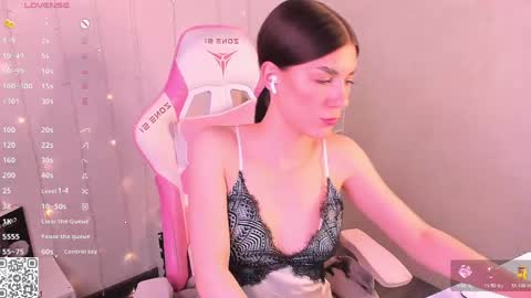 Snapshot of ohh_my_vens chatting on 05-27-26, 01:57 KAYA. online Tu We Th Fr Sa 0100AM - 0800AM Time zone of Germany Munich online show from 05-27-26, 01:57