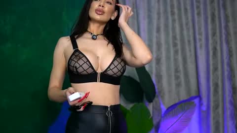 Julia online show from 10-16-25, 04:02