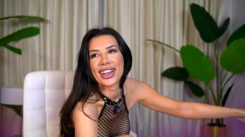 Julia online show from 04-17-26, 05:10