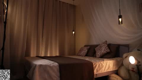 Snapshot of ohmyclaire chatting on 11-08-25, 04:40 Claire online show from 11-08-25, 04:40