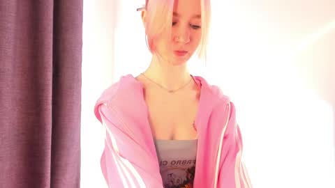 Emi and Ohpi online show from 04-13-26, 12:32