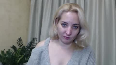 Snapshot of ohsweetiren chatting on 12-14-24, 07:14 Iren online show from 12-14-24, 07:14