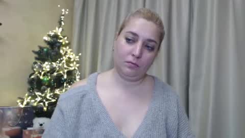 Snapshot of ohsweetiren chatting on 12-24-24, 10:01 Iren online show from 12-24-24, 10:01