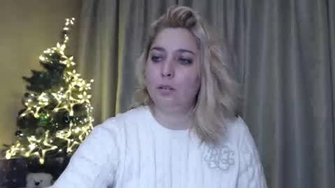 Snapshot of ohsweetiren chatting on 12-31-24, 09:53 Iren online show from 12-31-24, 09:53