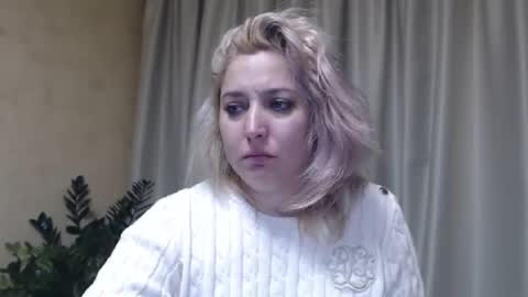 Snapshot of ohsweetiren chatting on 01-15-25, 10:38 Iren online show from 01-15-25, 10:38