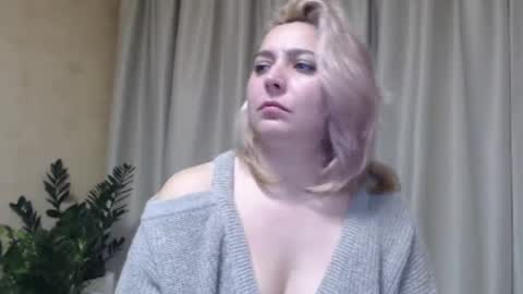 Snapshot of ohsweetiren chatting on 01-24-25, 10:11 Iren online show from 01-24-25, 10:11