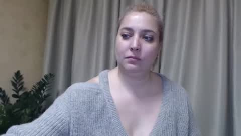 Snapshot of ohsweetiren chatting on 02-05-25, 10:08 Iren online show from 02-05-25, 10:08